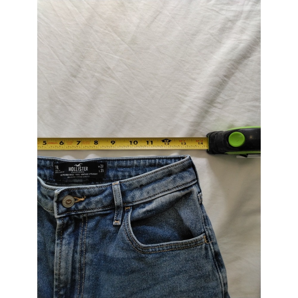Hollister Ultra High-Rise '90s Vintage Straight Distressed Jeans – W28 L31 - Picture 6 of 9